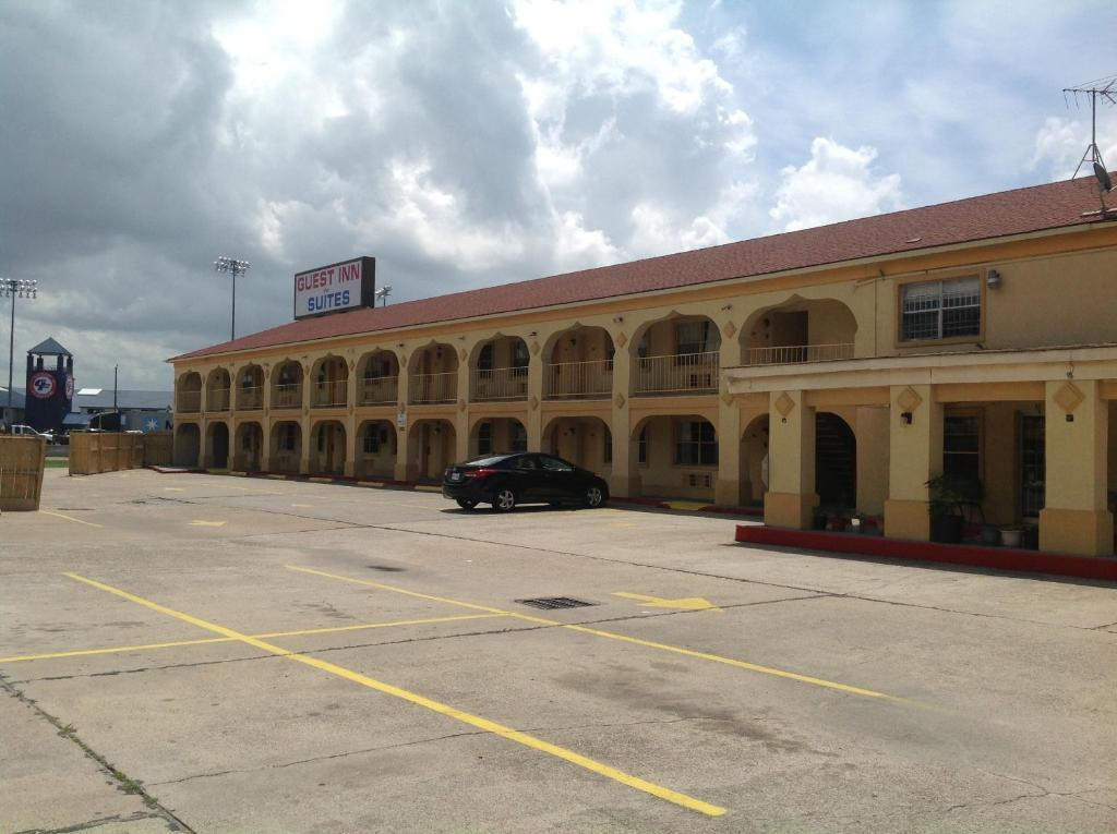 Guest Inn And Suites Houston Exterior foto