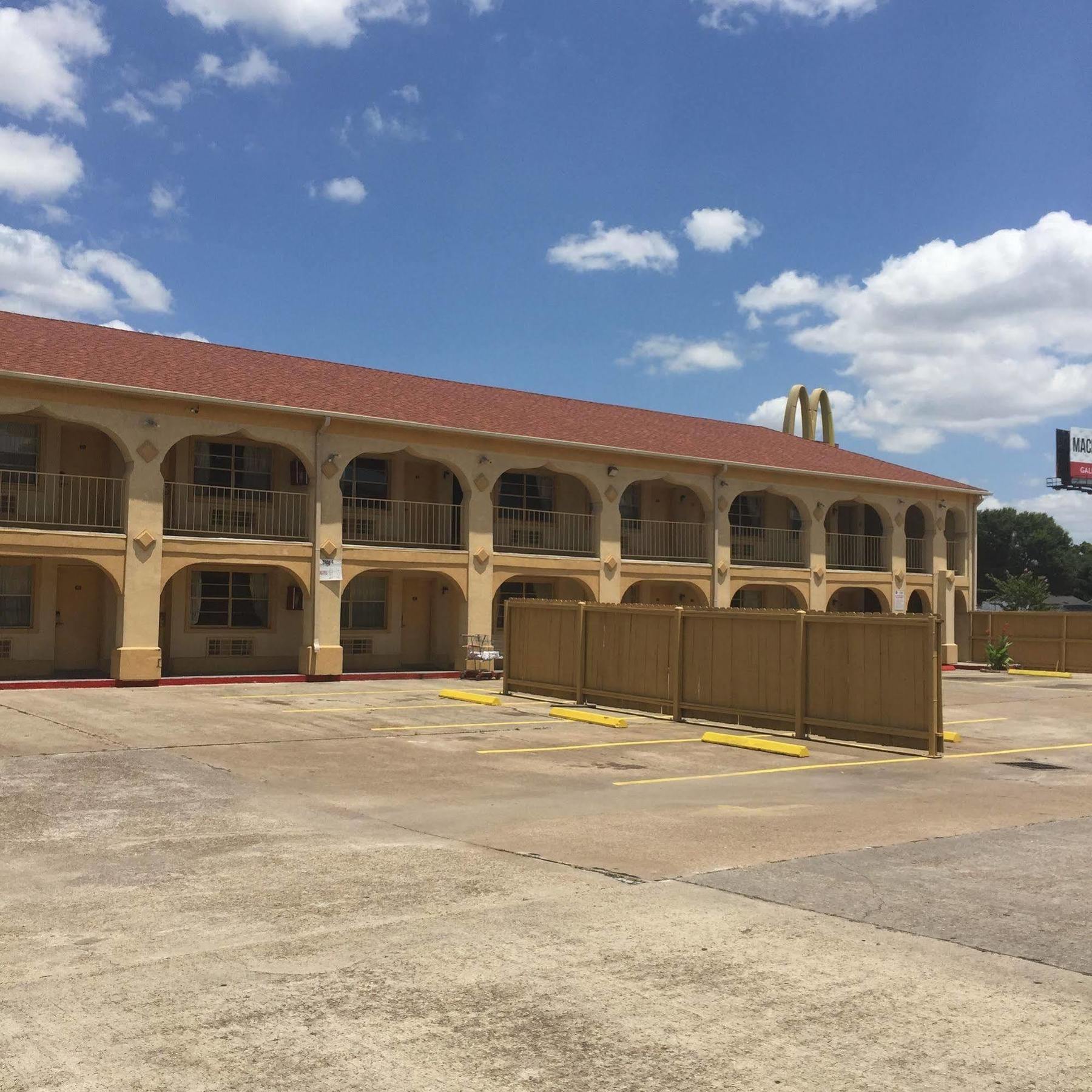 Guest Inn And Suites Houston Exterior foto
